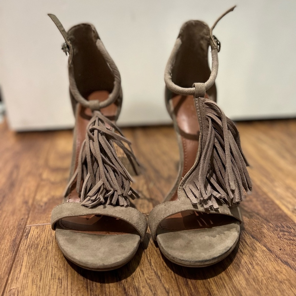 Tan tassel heels